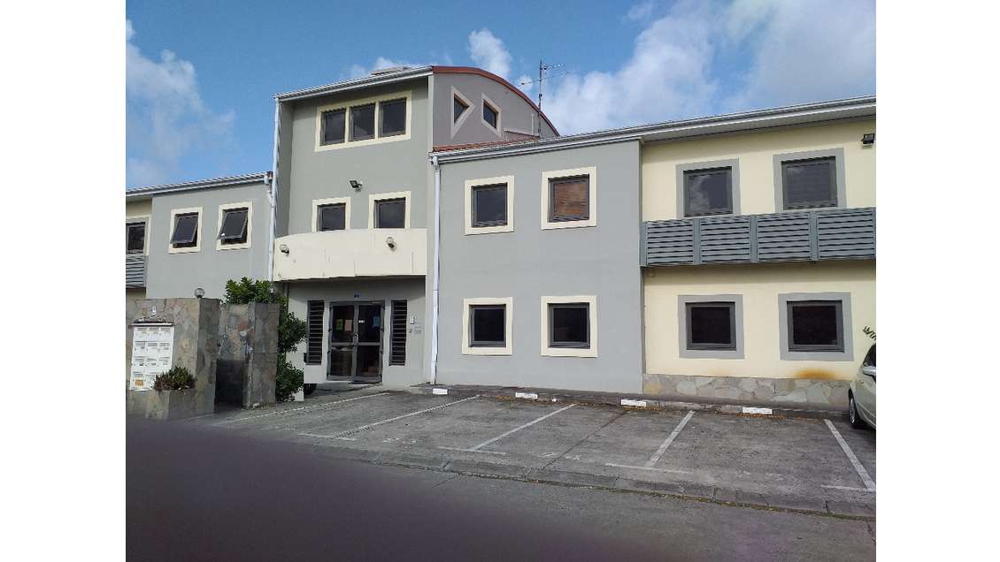 Loue bureaux 40m² en Martinique zfu Dillon stade