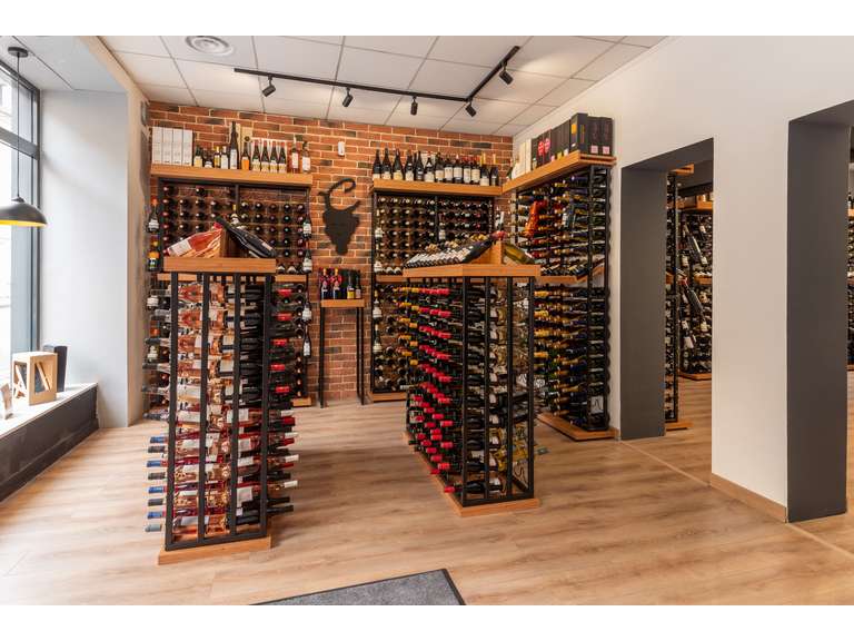 OUVRIR UN COMMERCE EN 2026 : POURQUOI LE MODÈLE CAVAVIN SÉDUIT LES ENTREPRENEURS ?