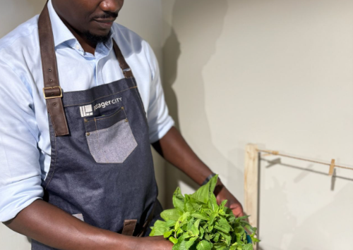 CARREFOUR PROXIMITÉ - Potager City inaugure son 15ᵉ magasin au 13 rue de Montreuil : un nouveaurepère pour les amateurs de produits frais à proximité d’un célèbre château.