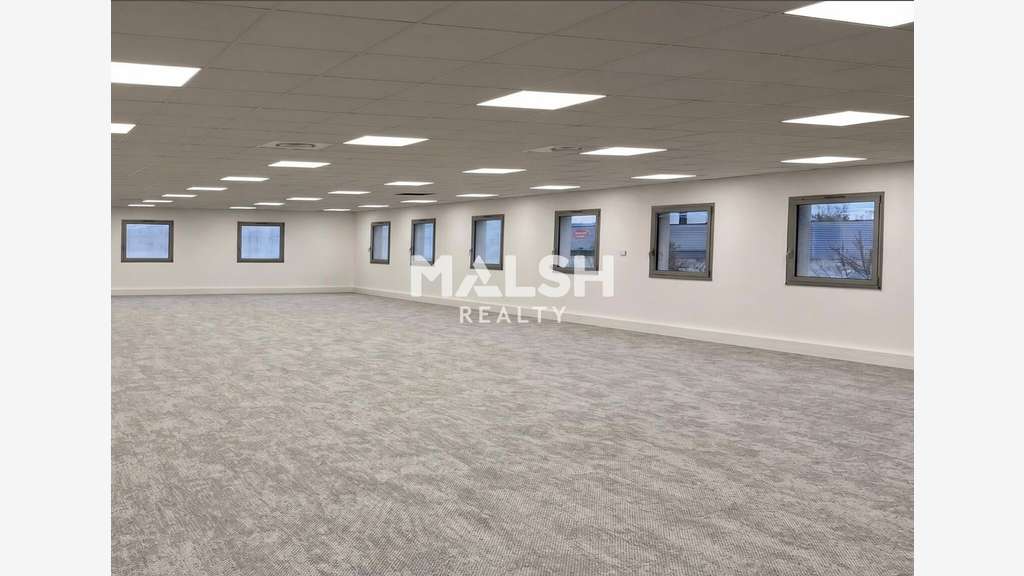 2 plateaux 1145m² bureaux à vendre à Saint Priest