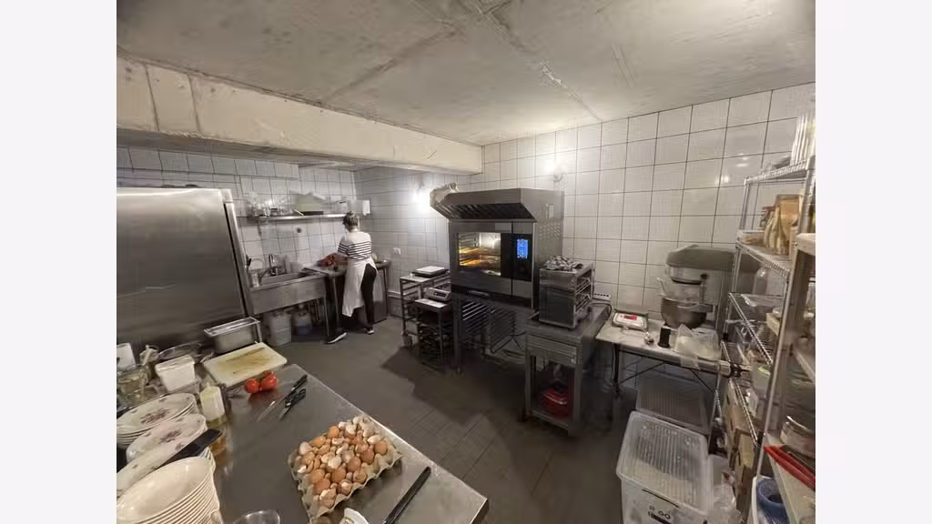 Cède coffee shop petite restauration 26 cvts Paris