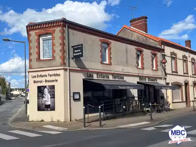 AV bar restaurant en superbe état à Beaupréau