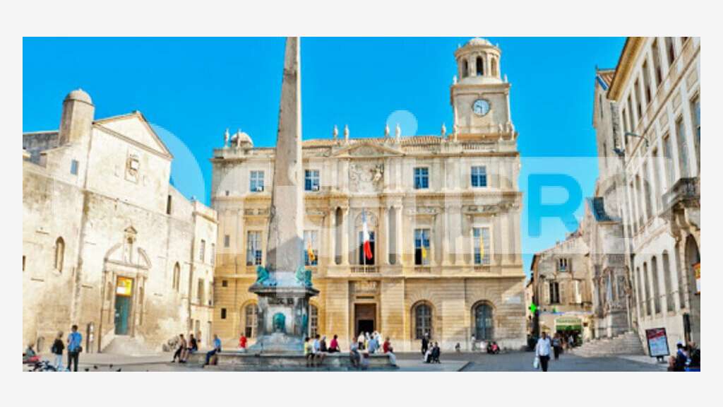 Vente FDC restauration 100m² centre ancien Arles