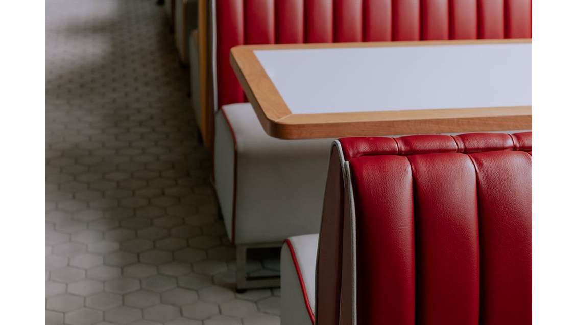 A vendre bar brasserie en angle sur une placette