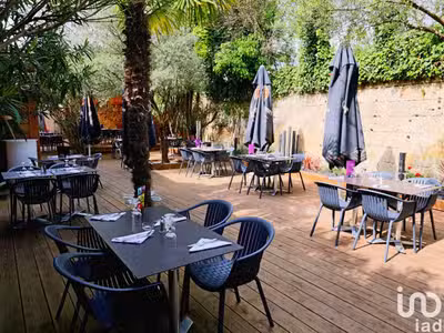 Bar brasserie à Arveyres