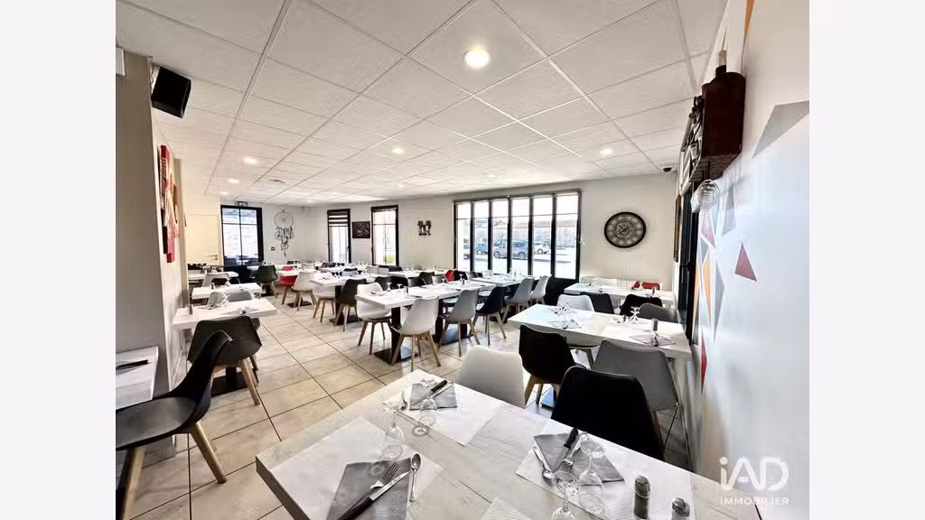 Vente Bar tabac FDJ restaurant de 250m² à Beaufou