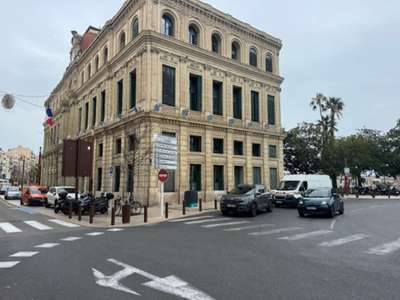 AV bar pur centenaire à Cannes prox Félix Faure