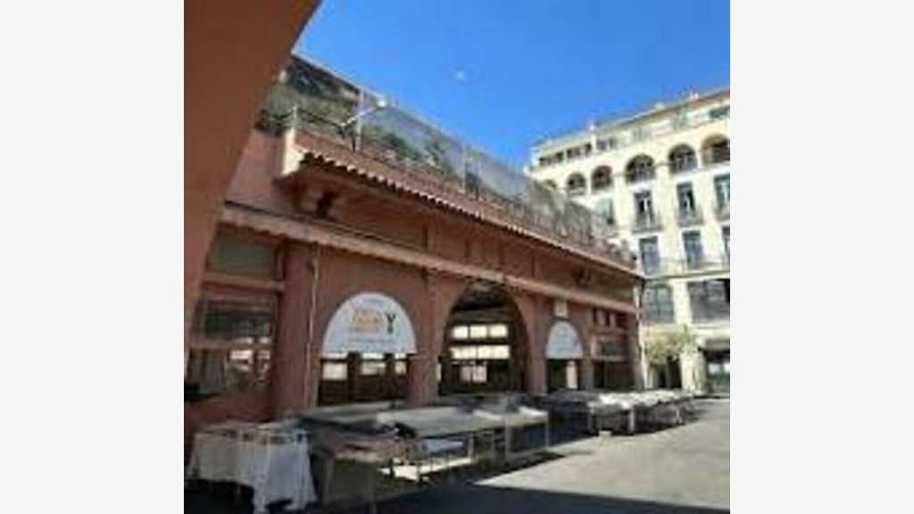 Vente bar à tapas restaurant en angle à Cannes