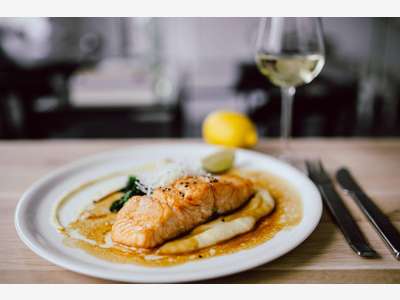 Opportunité rare restaurant avec murs à vendre 73