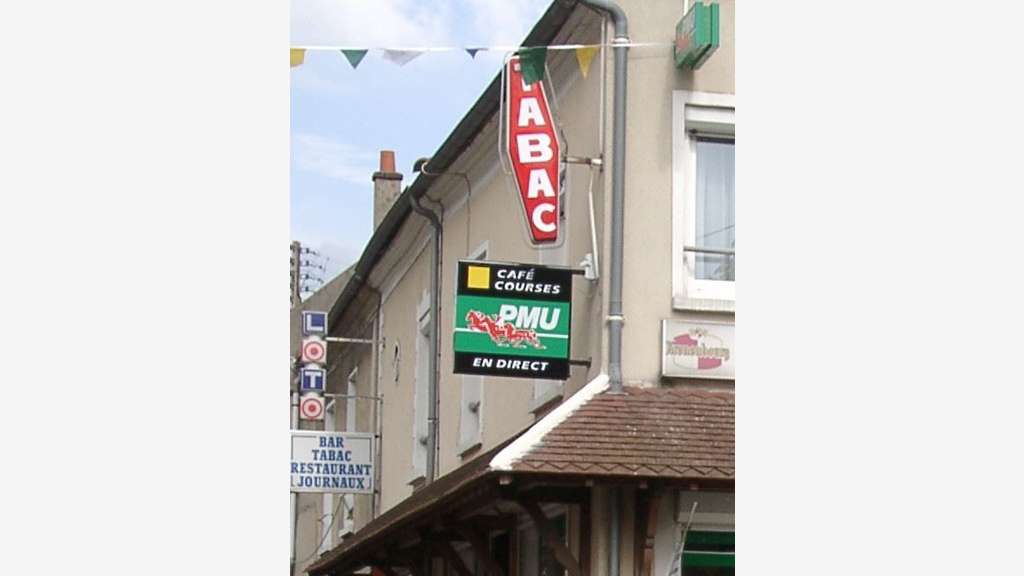 PROCHE DE CHANTILLY BAR TABAC FDJ BRASSERIE