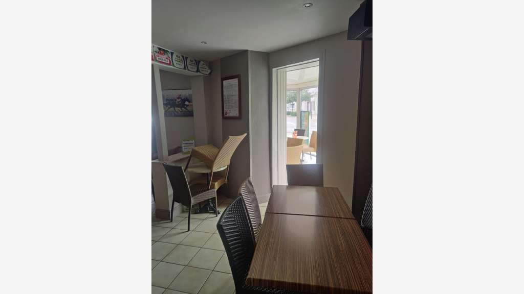 À vendre bar PMU en petite ville Chateau Gontier