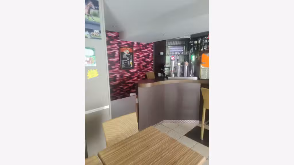 À vendre bar PMU en petite ville Chateau Gontier
