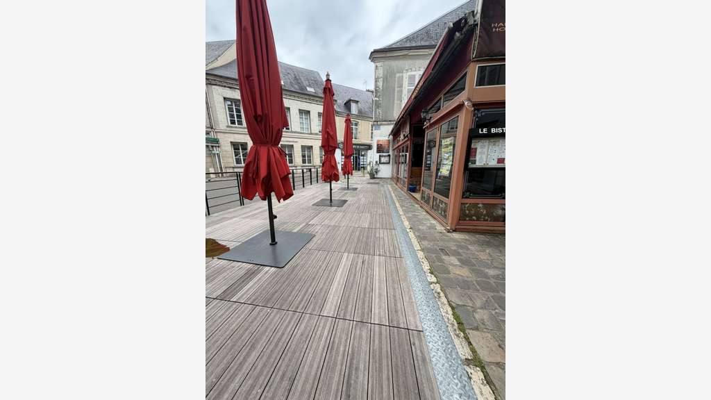 Vente restaurant/bar 330m² Châteaudun empl N°1