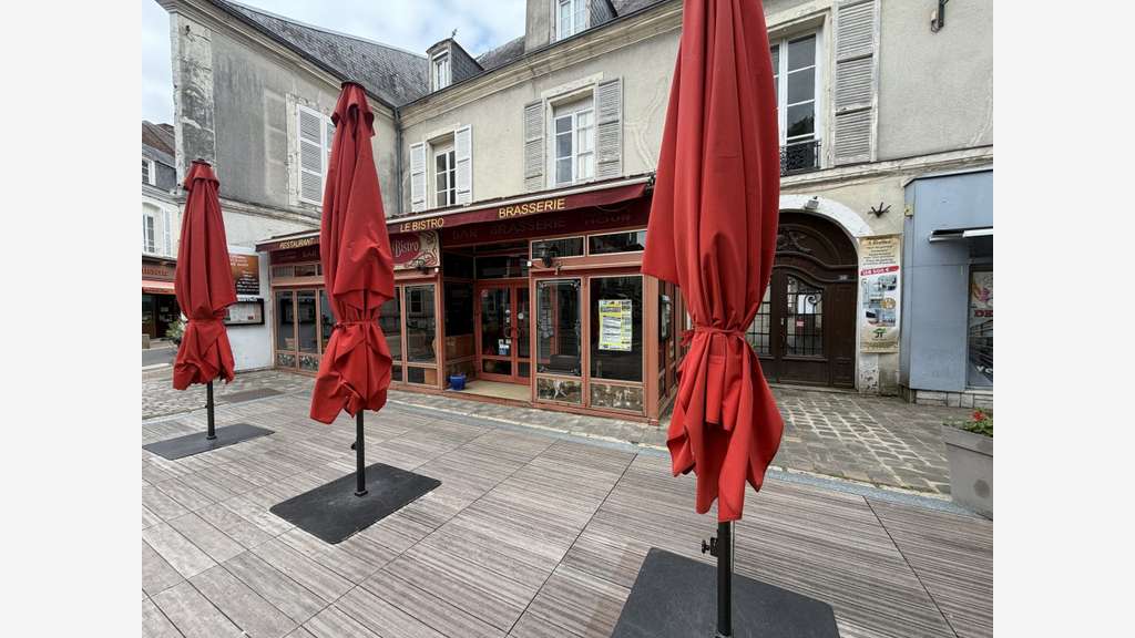 Vente restaurant/bar 330m² Châteaudun empl N°1