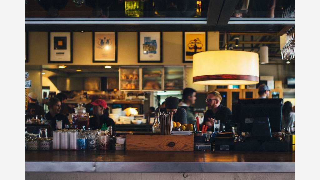 AV bar brasserie d'angle situé en centre Clamart