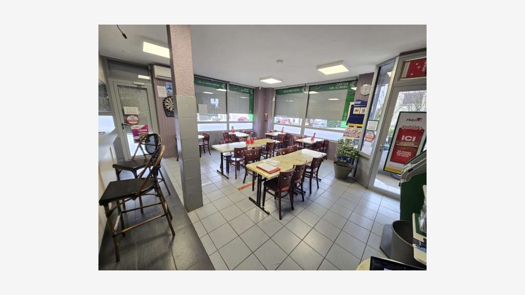 Vente bar PMU licence 4 en rue commerçante Doubs