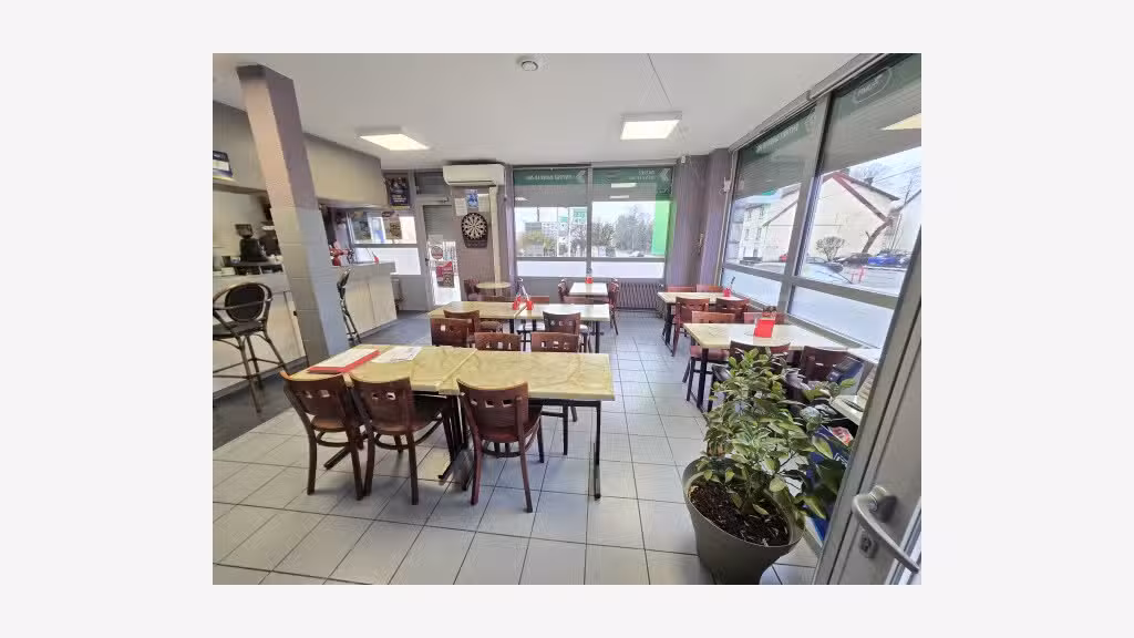 Vente bar PMU licence 4 en rue commerçante Doubs