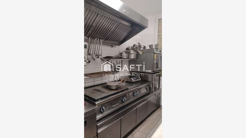 AV restaurant d'angle licence 4 et studios dept 94