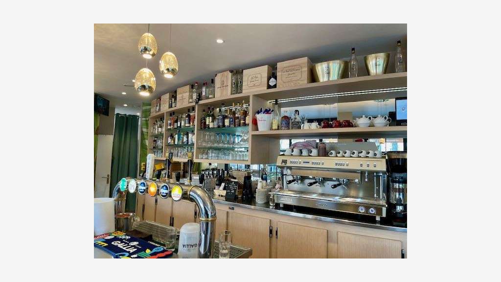 Vente brasserie-bar-tabac 191m² en angle empl N°1