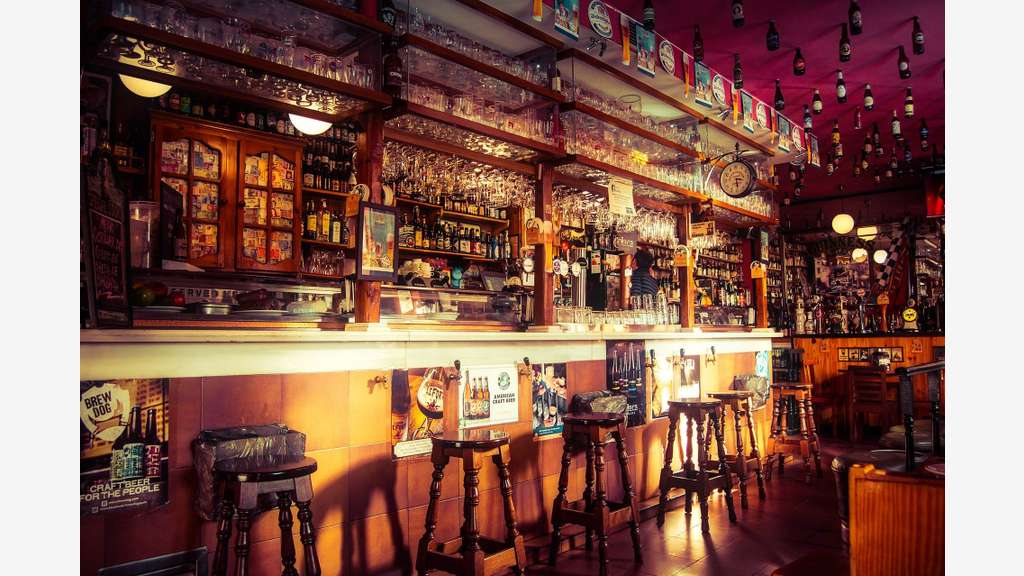 Cède débit de boissons bar pub licence 4 en Vendée