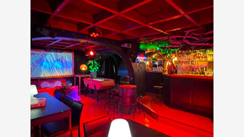 Vente bar pub incontournable de la station 05