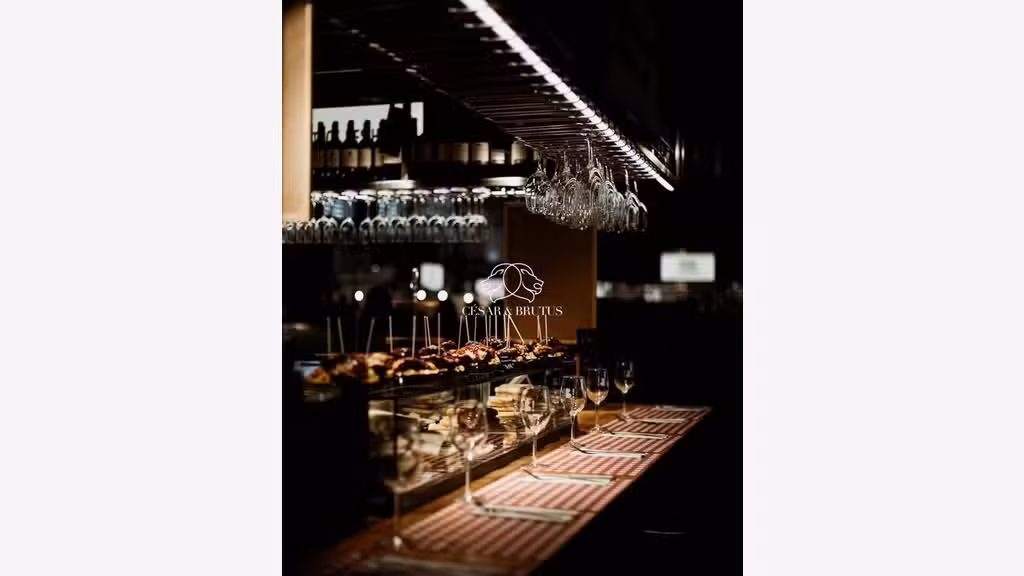 BAR - RESTAURANT