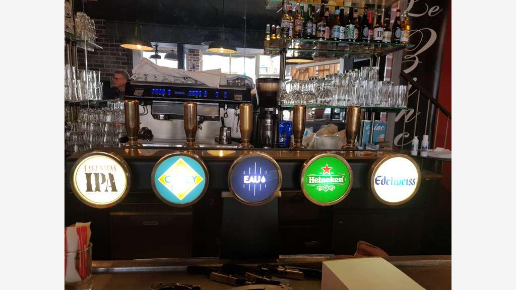 Vend bar convivial à Marseille secteur recherché
