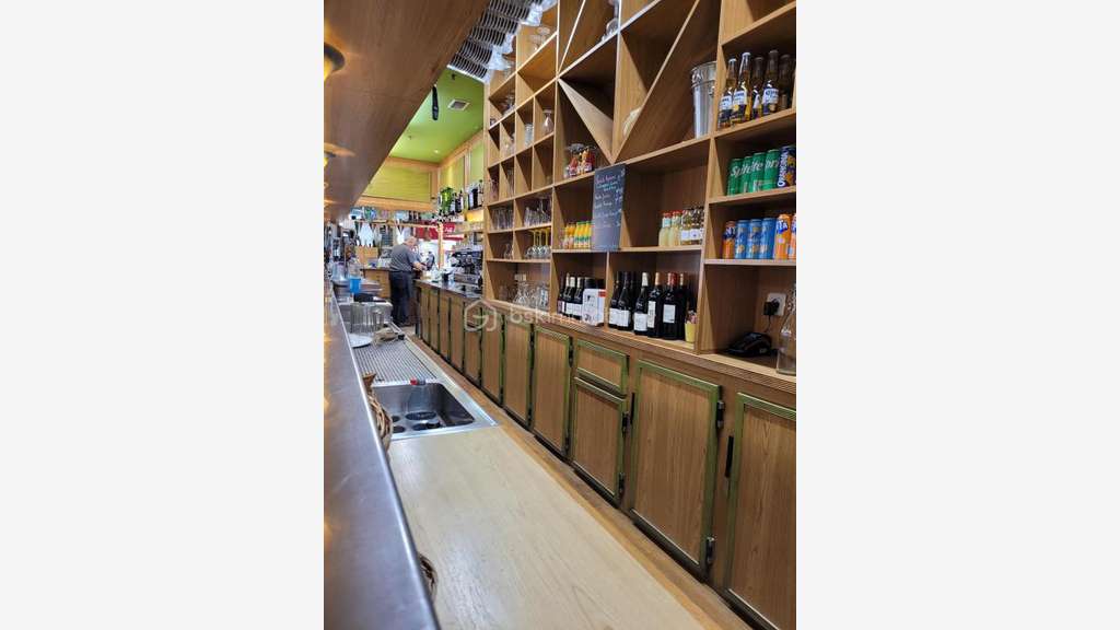 AV bar brasserie 200m² emplacement premium Massy