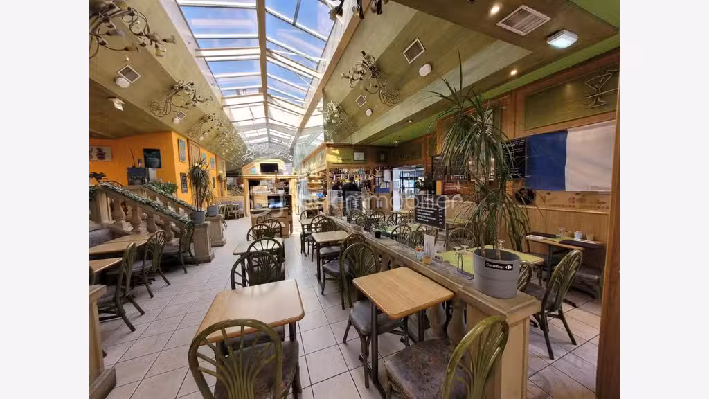 AV bar brasserie 200m² emplacement premium Massy