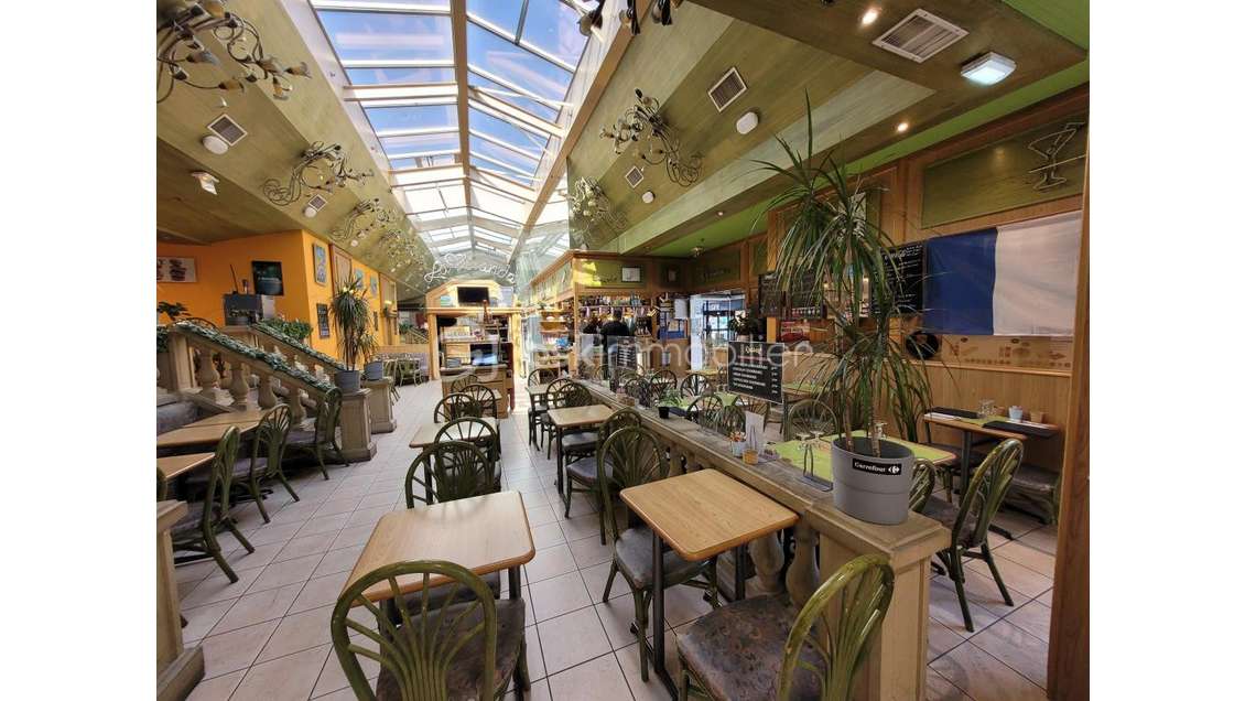 AV bar brasserie 200m² emplacement premium Massy