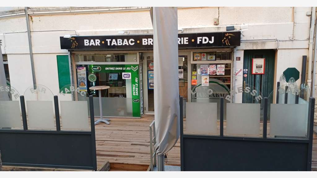 Bar Tabac Brasserie avec terrasse 53