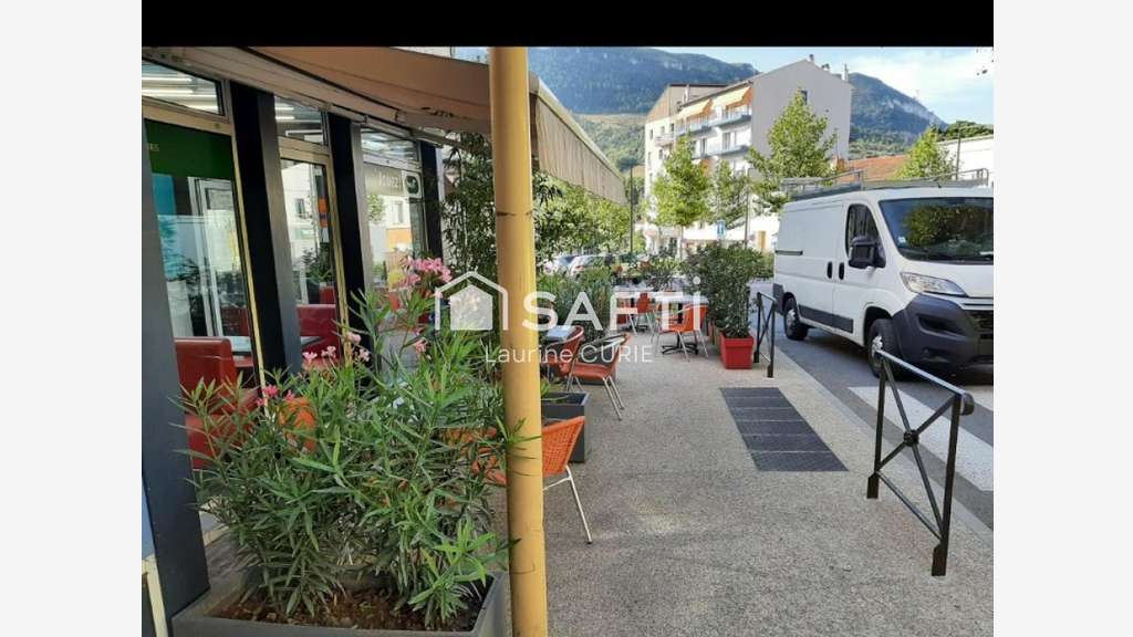 Vente bar Tabac PMU avec terrasse à Millau centre
