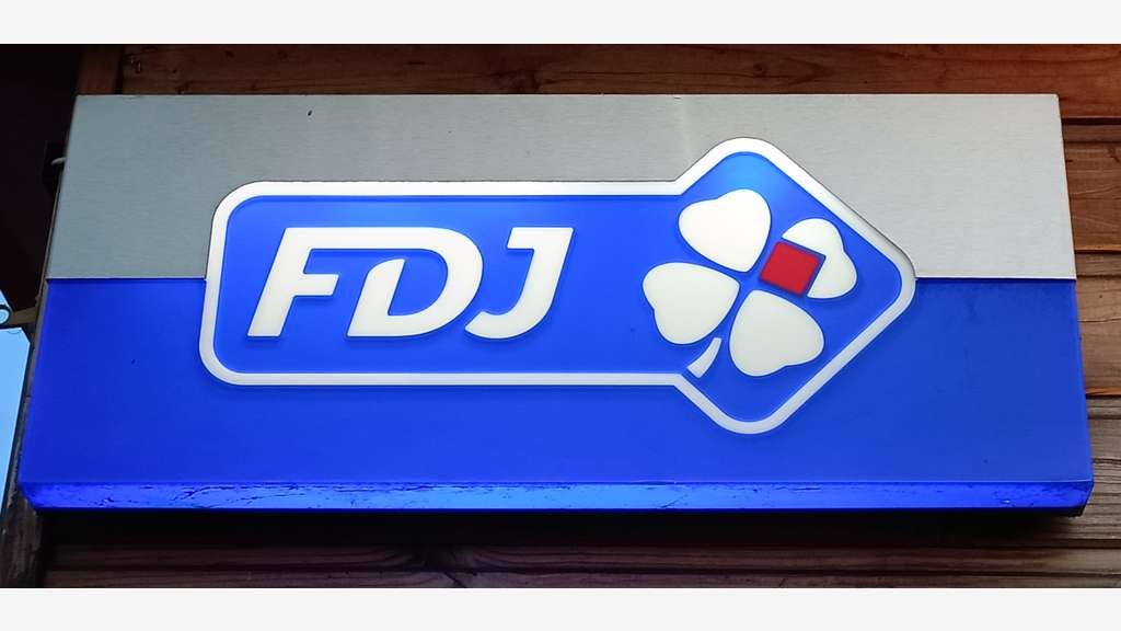 Bar tabac FDJ civette rentable à vendre à Nevers