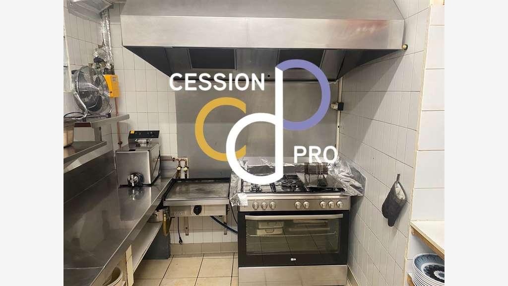 RESTAURANT AVEC GRANDE TERRASSE À CÉDER PROCHE M