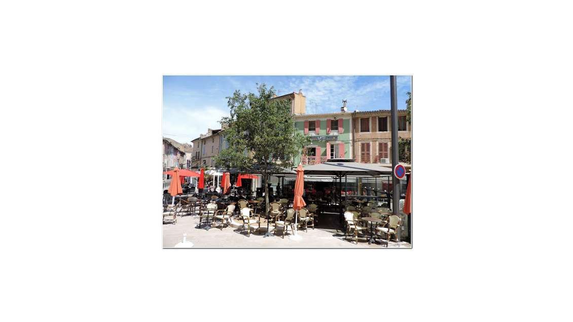 AV brasserie lic.IV Murs & fonds Théâtre Antique