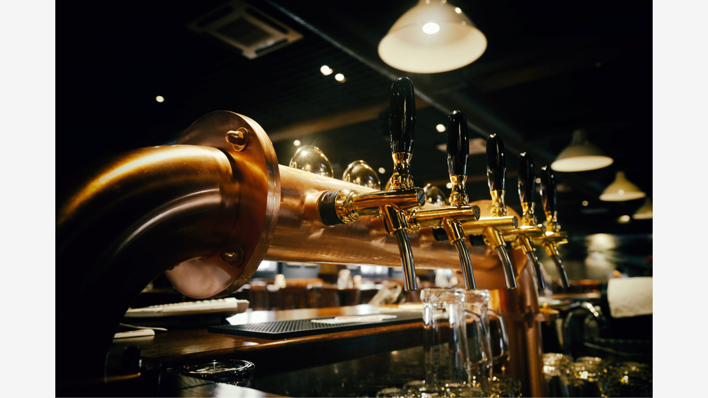 Vente pub bar club insonorisé à Paris célèbre rue