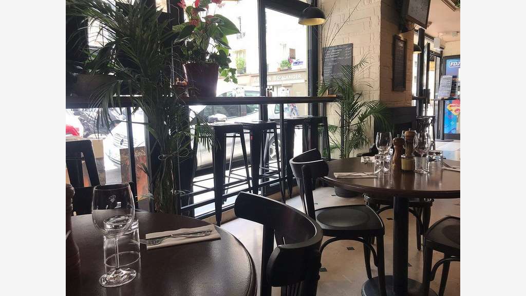 Vente bar brasserie tabac FDJ en angle à Paris