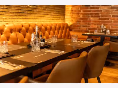 AV bar restaurant d'angle en très bon état à Paris