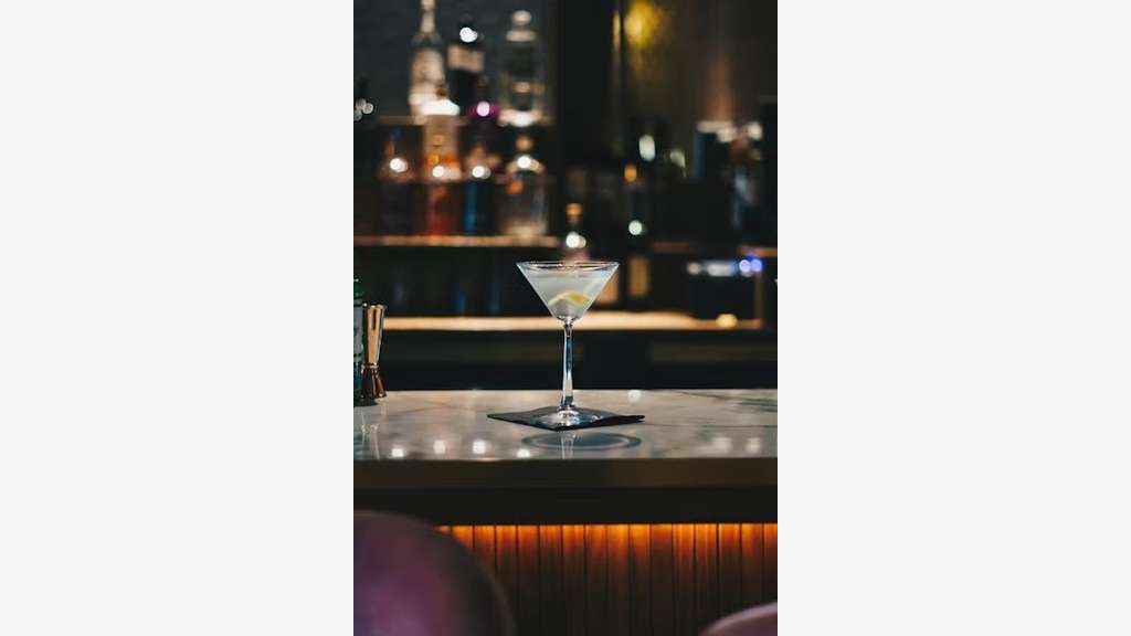 Vente FDC bar à cocktails à Paris dans le Marais