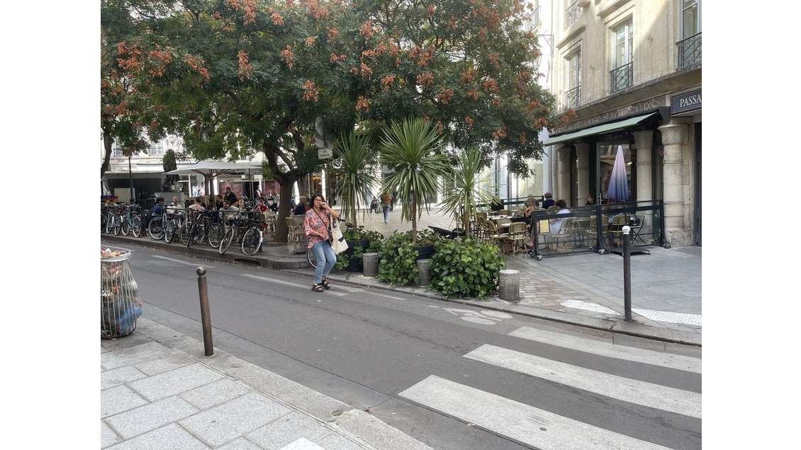 AV bar lic IV 36 cvts + 10 en terr + extract Paris