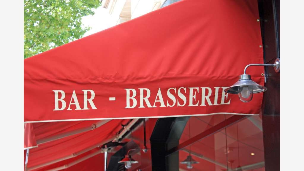 Cède brasserie top emplacement murs et fonds Paris