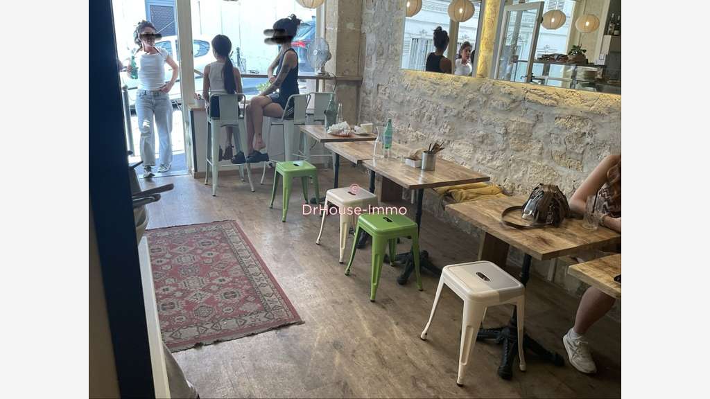 AV magnifique restaurant traiteur à Montmartre