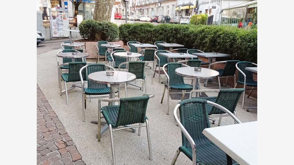 Bar PMU FDJ à vendre en centre-ville de Privas