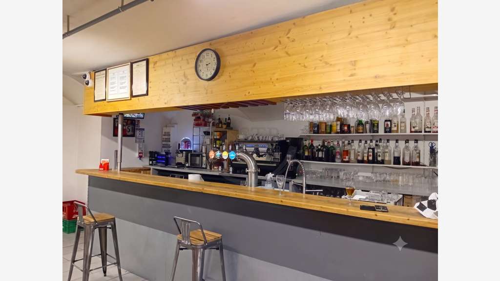 Bar PMU FDJ à vendre en centre-ville de Privas