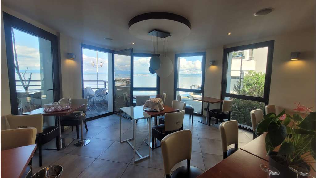 Exclusivité fonds de commerce Vue lac Leman 