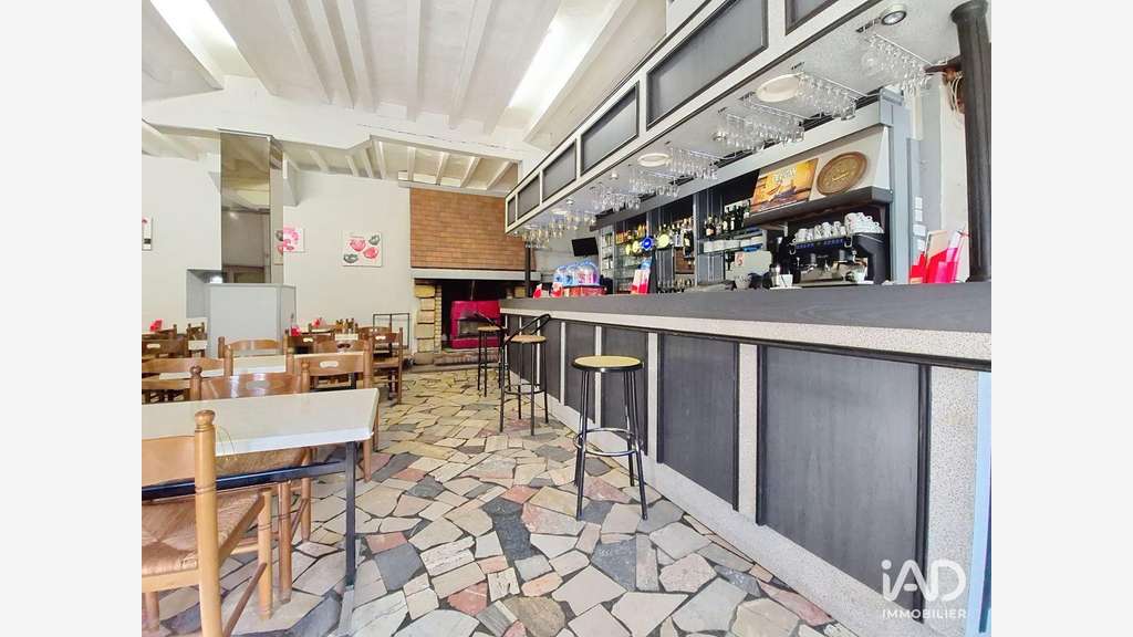 Bar tabac à Rogny-les-Sept-Écluses