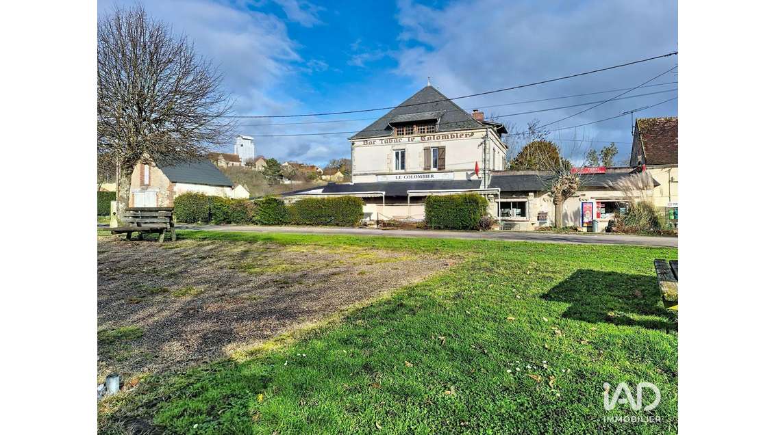 Bar tabac à Rogny-les-Sept-Écluses