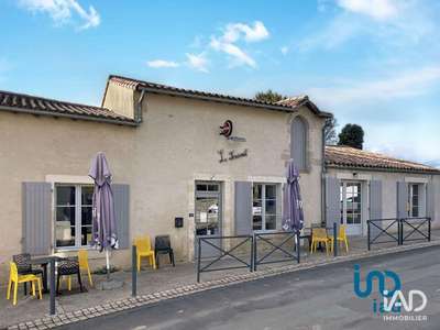 Bar brasserie à Saint-Maixent-de-Beugné