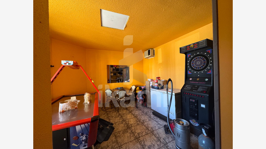 Cède bar snack 80m² bien placé au centre de Sarras