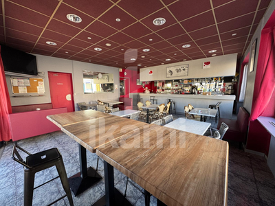 Cède bar snack 80m² bien placé au centre de Sarras